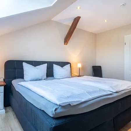 מלון דירות Stone 3*