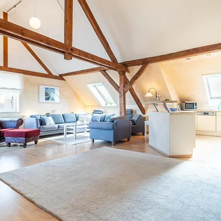 Stone מלון דירות 3*