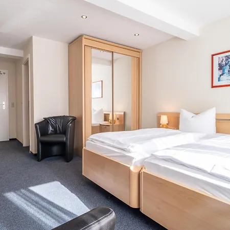 Stone מלון דירות 3*