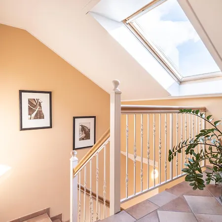 מלון דירות Stone 3*